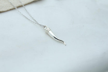Italian Horn Cornicello Memorial Urn Necklace – 925 Sterling Silver Ash Pendant with Optional Engraving (26 mm)