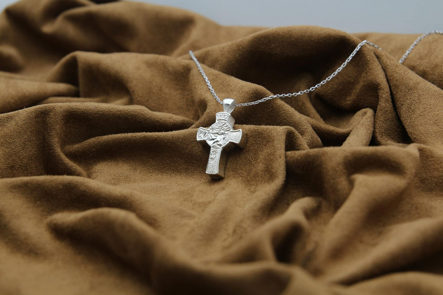 Divine Savior Urn Necklace – 925 Sterling Silver Jesus Cross Ash Pendant (24 mm)