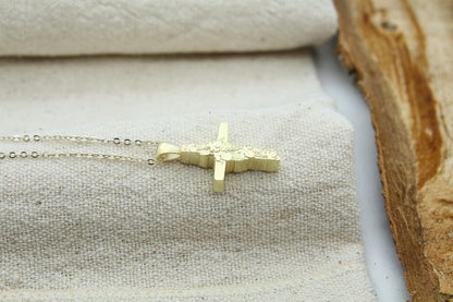 Grapevine Heritage Cross Urn Necklace – 925 Sterling Silver Ash Pendant with Optional Engraving (24 mm)