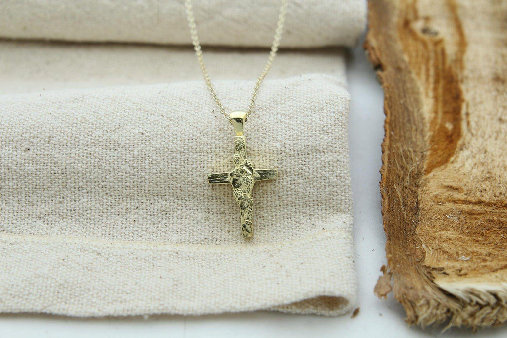 Grapevine Heritage Cross Urn Necklace – 925 Sterling Silver Ash Pendant with Optional Engraving (24 mm)