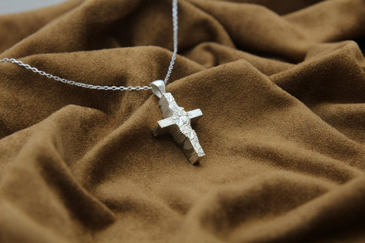 Vine Cross Memorial Urn Necklace – 925 Sterling Silver Grape Motif Ash Pendant with Optional Engraving (24 mm)