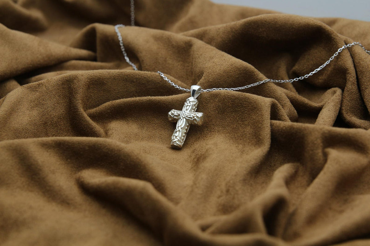 Celtic Cross Heritage Urn Necklace – 925 Sterling Silver Memorial Ash Pendant (24 mm)