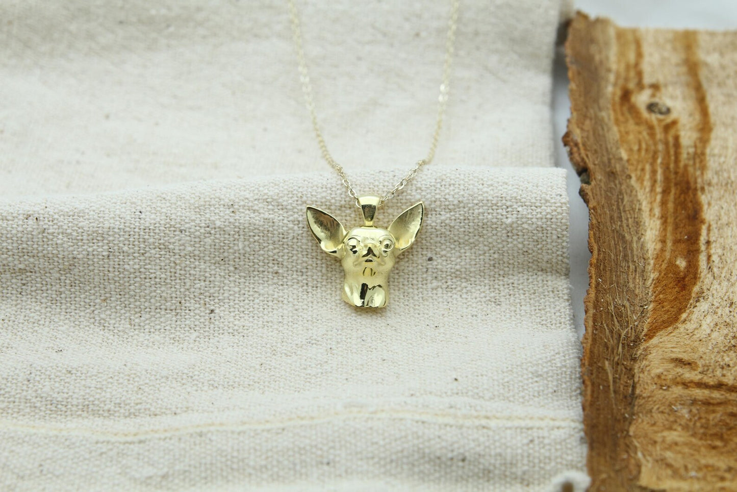 Tiny Companion Chihuahua Urn Necklace – 925 Sterling Silver Dog Ash Pendant with Optional Engraving (20 mm)