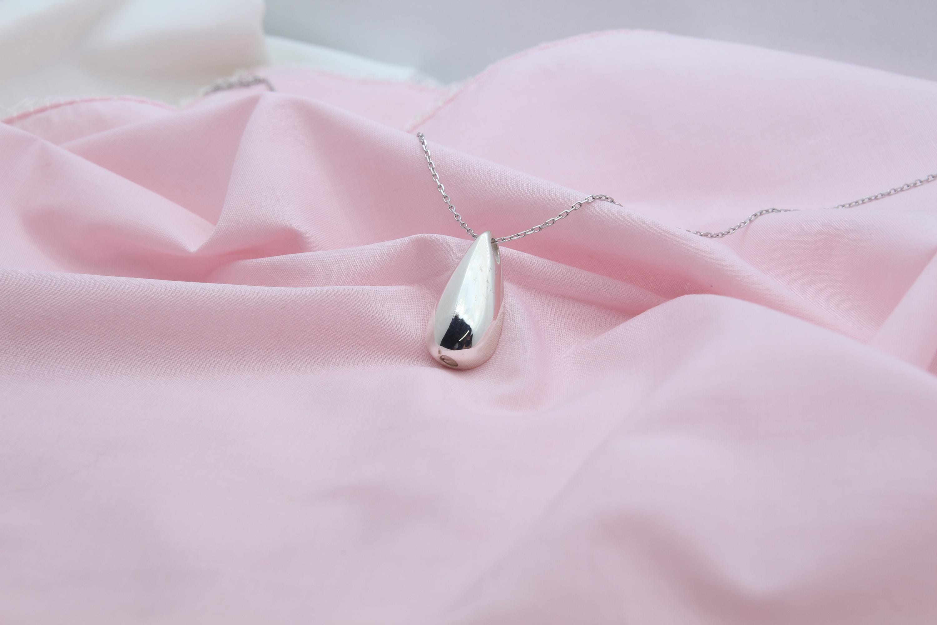 Teardrop Urn Necklace – 925 Sterling Silver Memorial Ash Pendant (16,20,26 mm)