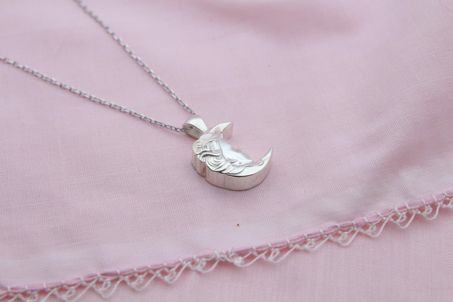 Moon Woman Silhouette Urn Necklace – 925 Sterling Silver Memorial Ash Pendant (16.5 mm)