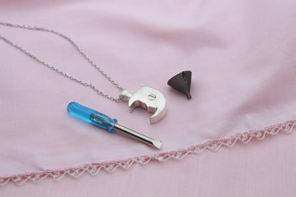 Moon Woman Silhouette Urn Necklace – 925 Sterling Silver Memorial Ash Pendant (16.5 mm)