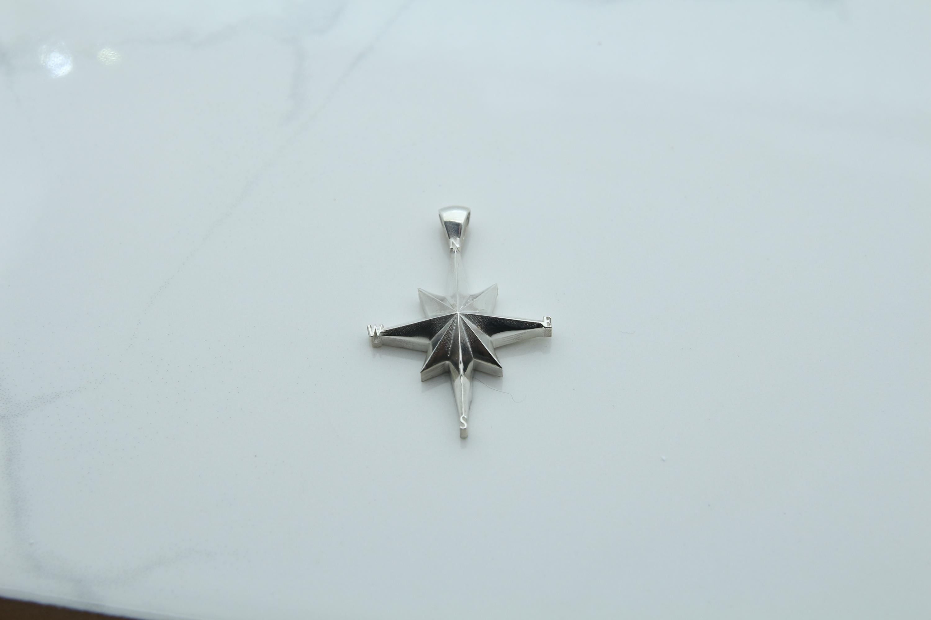 Compass Urn Necklace – 925 Sterling Silver Memorial Ash Pendant (25 mm)