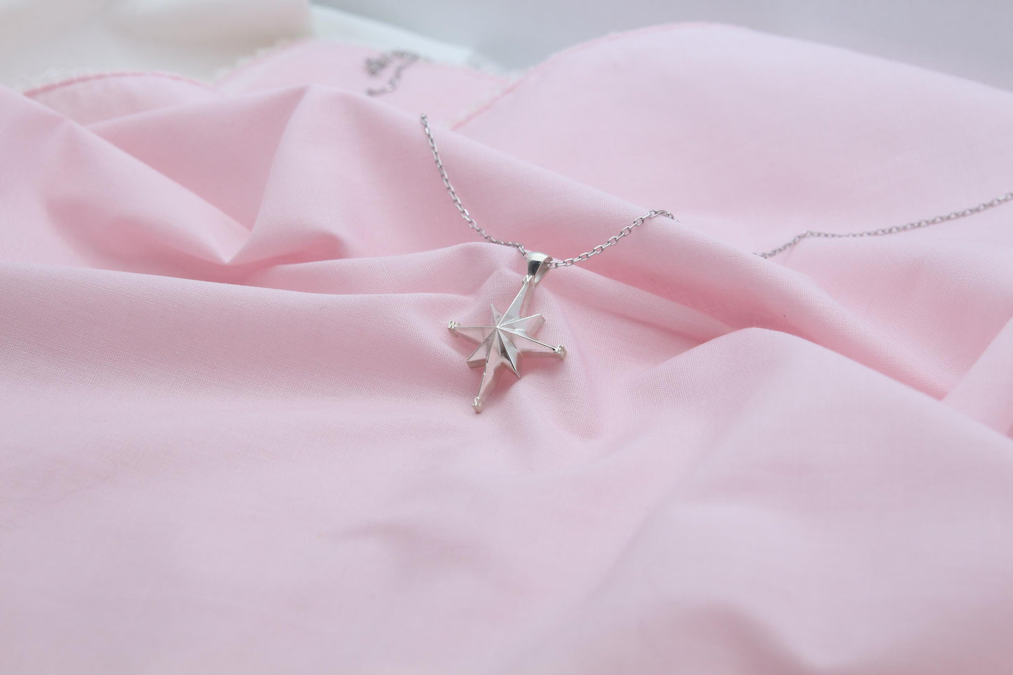 Compass Urn Necklace – 925 Sterling Silver Memorial Ash Pendant (25 mm)
