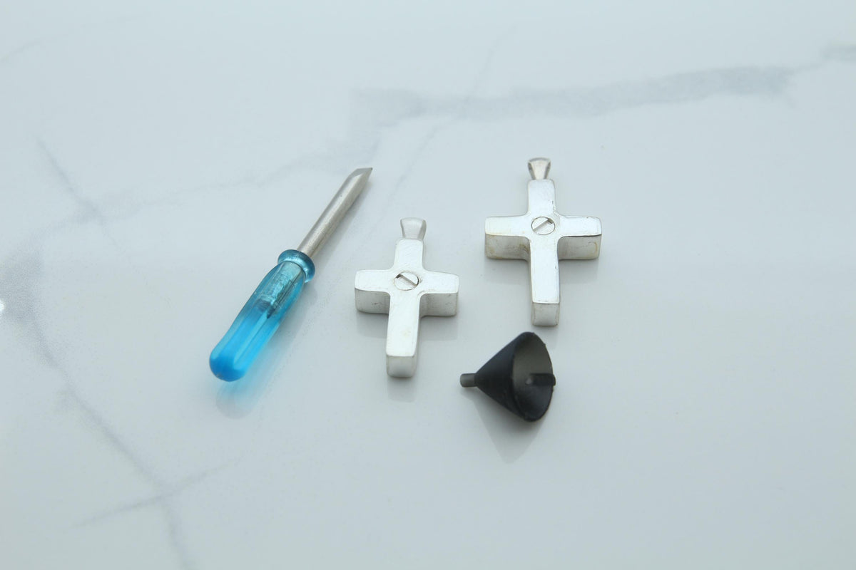 Cross Urn Necklace – 925 Sterling Silver Memorial Ash Pendant with Optional Engraving