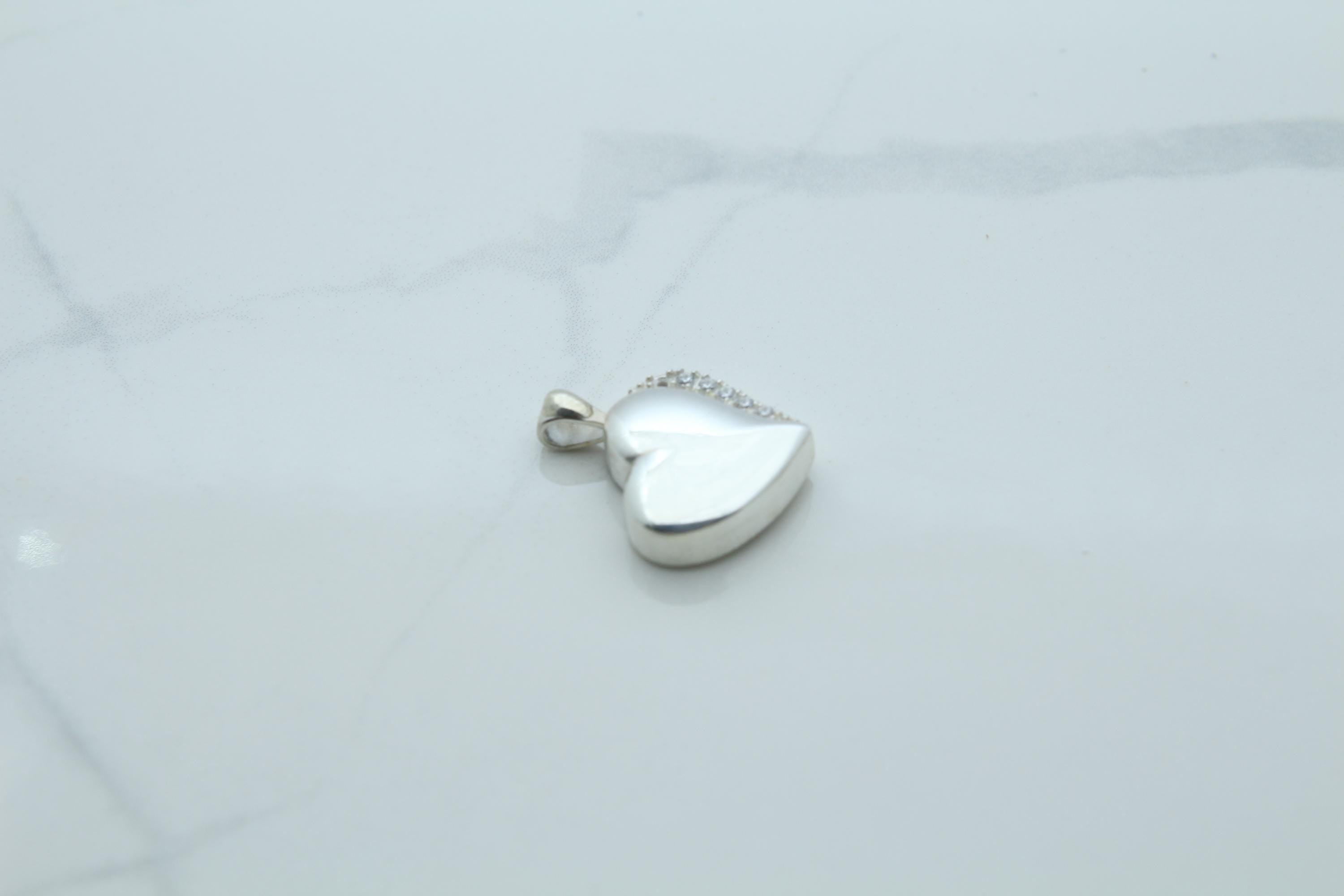 Heart Urn Necklace – 925 Sterling Silver Memorial Ash Pendant (15 mm) – Personalized Engraving Available
