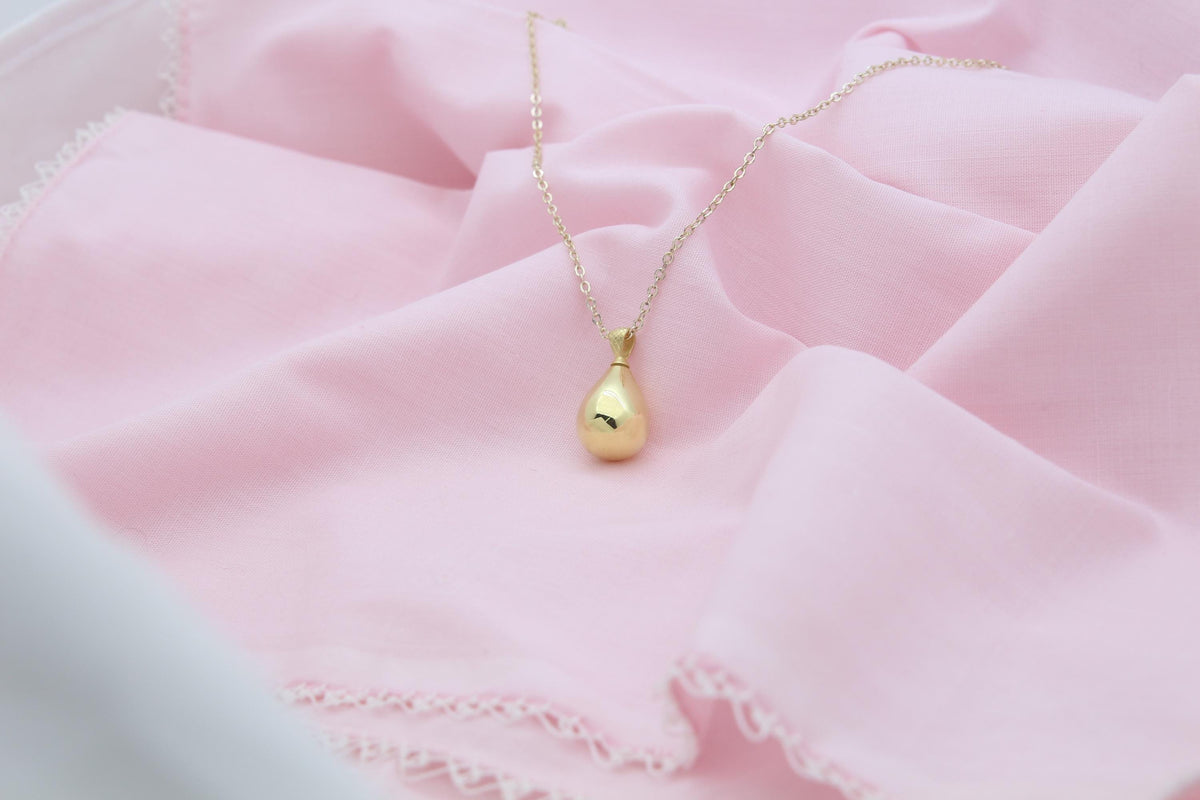 Elegant Teardrop Memorial Urn Necklace – 925 Sterling Silver Keepsake Pendant with Engraving Option (3 Sizes)