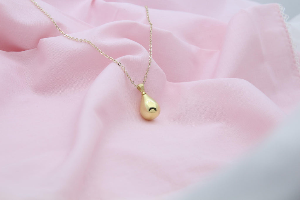Elegant Teardrop Memorial Urn Necklace – 925 Sterling Silver Keepsake Pendant with Engraving Option (3 Sizes)