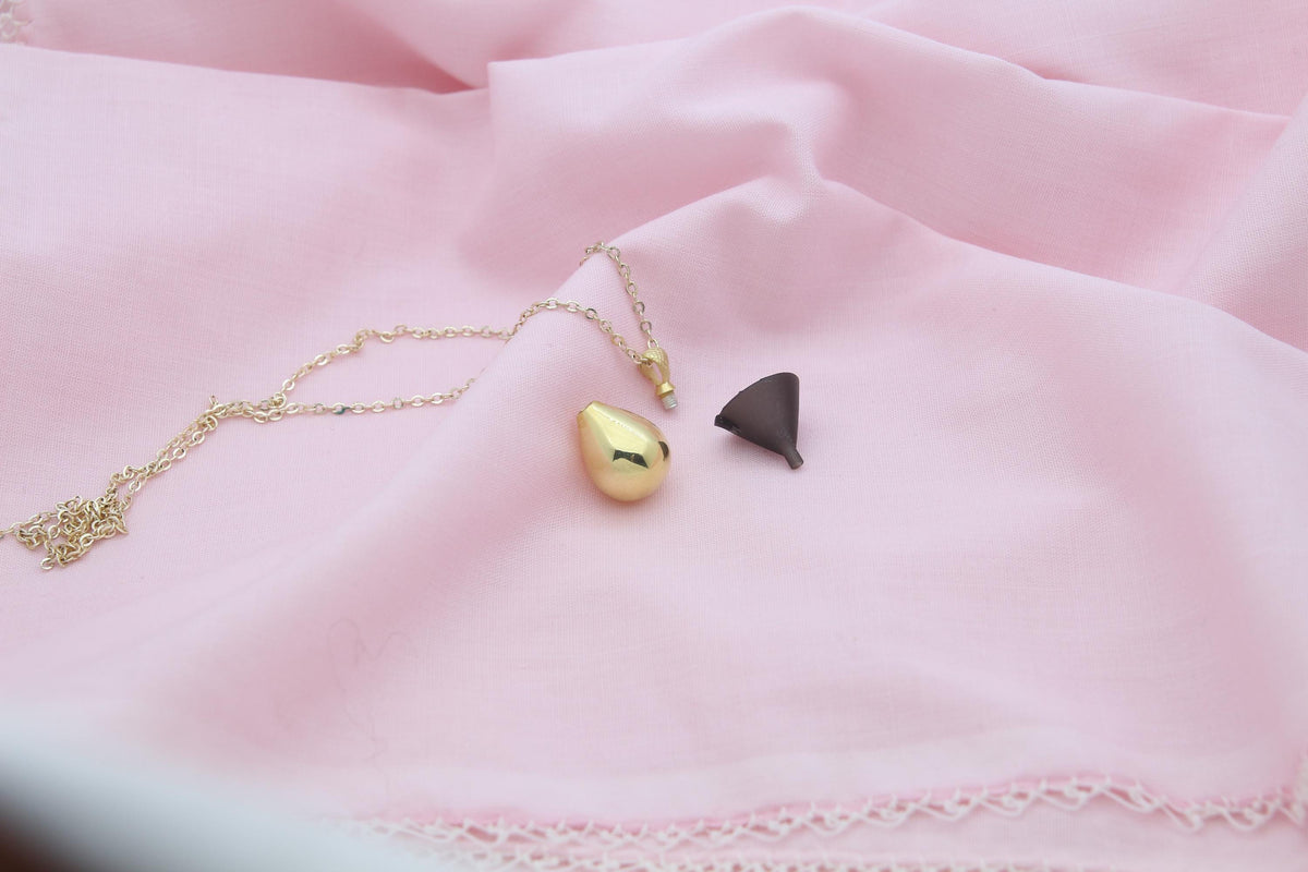 Elegant Teardrop Memorial Urn Necklace – 925 Sterling Silver Keepsake Pendant with Engraving Option (3 Sizes)