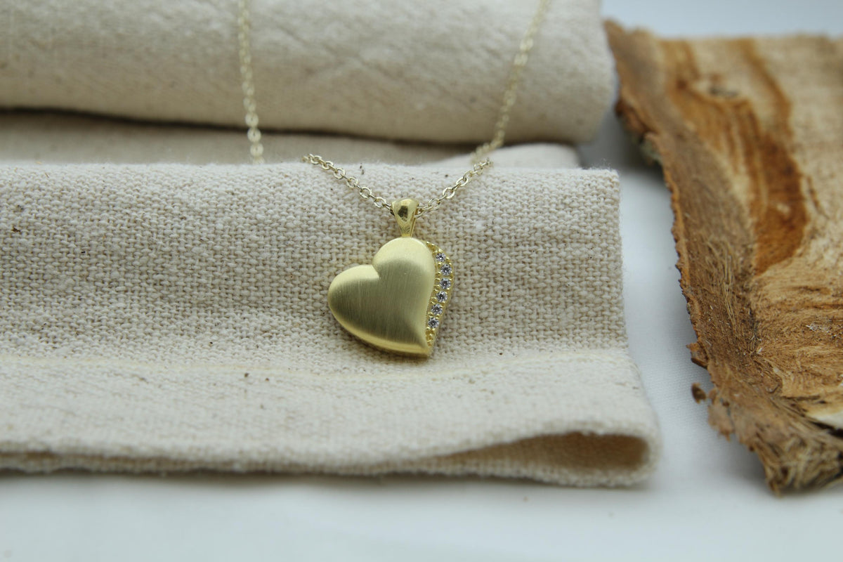Sparkling Heart Urn Necklace with Zircon Stone – Personalized Engraving Option – 925 Sterling Silver Memorial Pendant (15 mm)