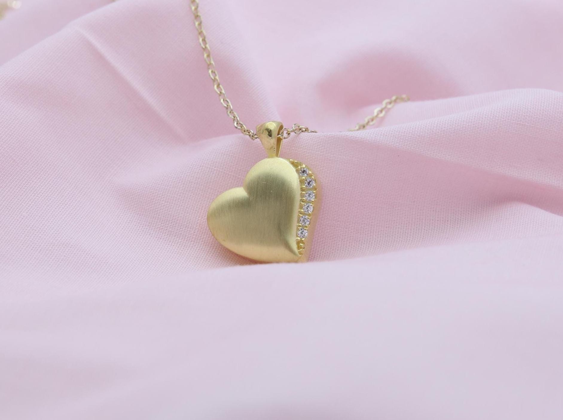 Sparkling Heart Urn Necklace with Zircon Stone – Personalized Engraving Option – 925 Sterling Silver Memorial Pendant (15 mm)