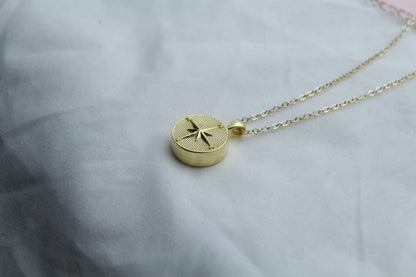 Guiding Star Compass Urn Necklace – 925 Sterling Silver Engravable Memorial Ash Pendant (15 mm)