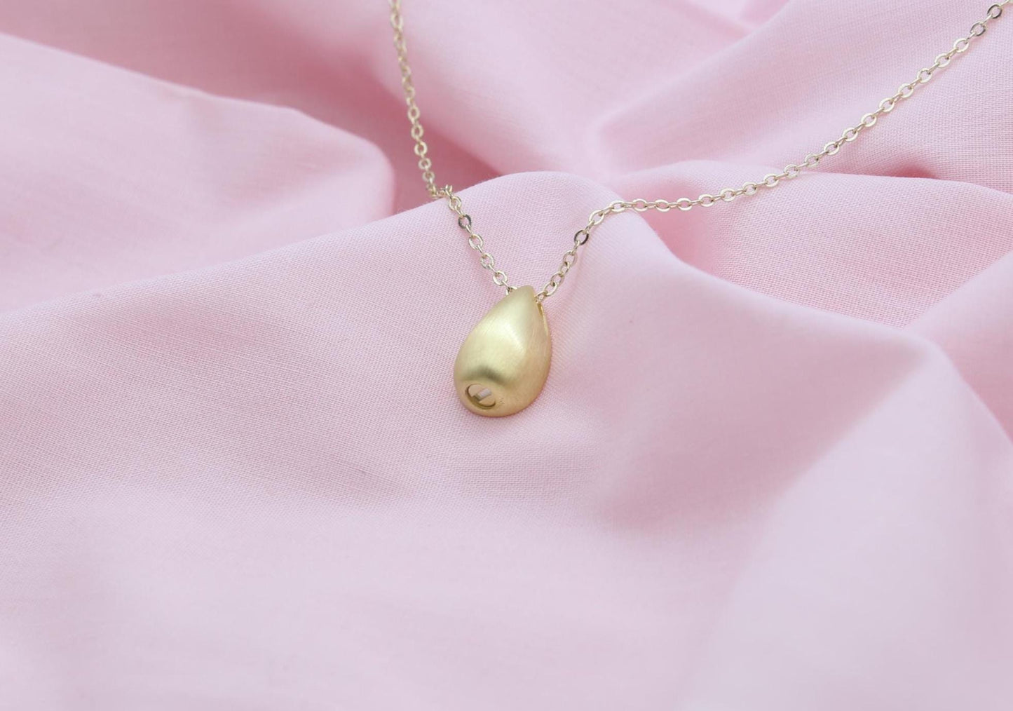 Elegant Teardrop Memorial Urn Necklace – 925 Sterling Silver Ash Holder Pendant – Custom Engraving Available