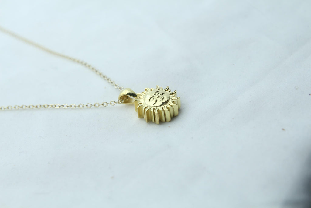 Solar Harmony Urn Necklace – 925 Sterling Silver Sun Ash Pendant with Optional Engraving (14 mm)