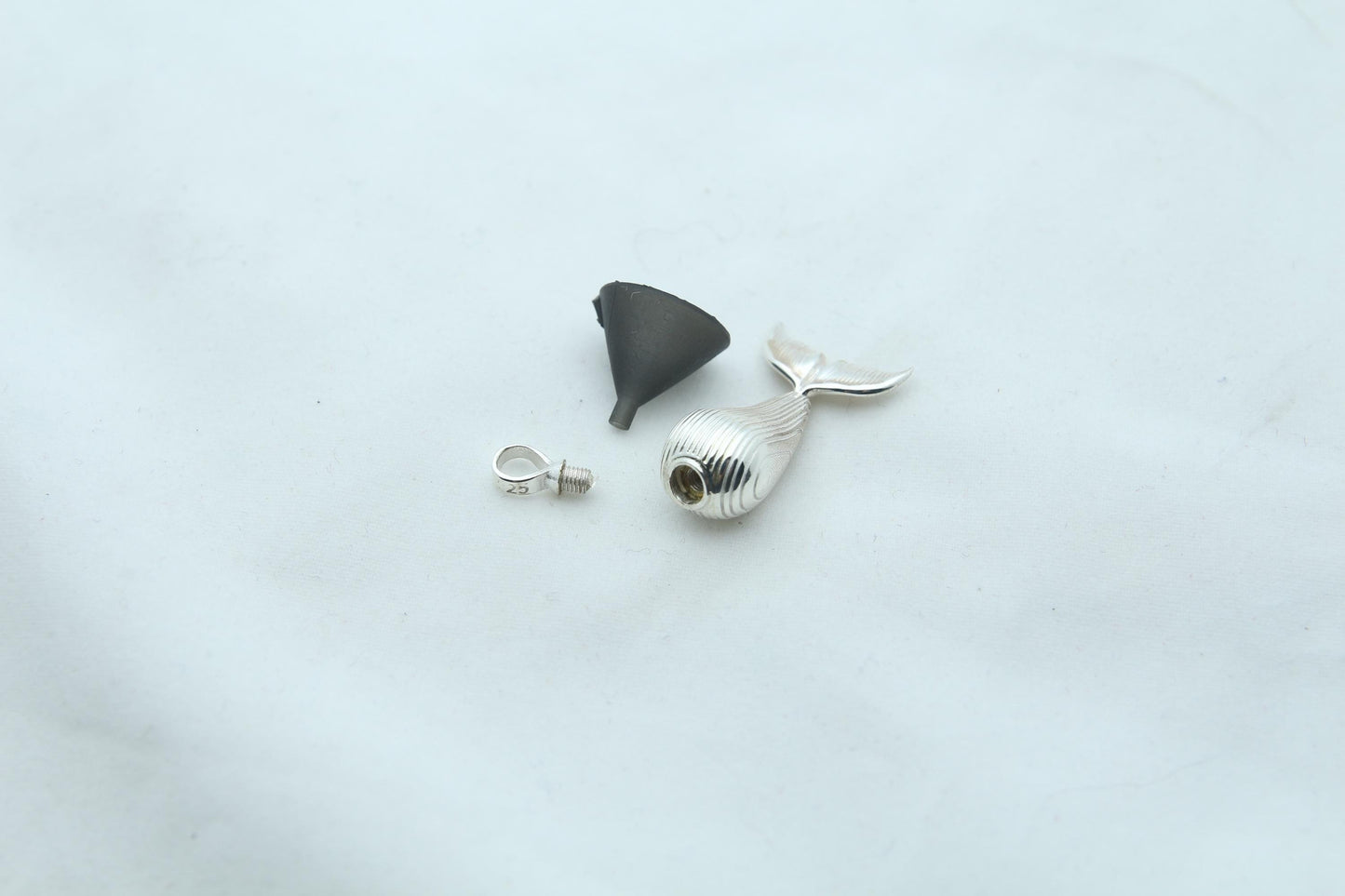 Ocean Guardian Urn Necklace – 925 Sterling Silver Ash Pendant with Optional Engraving (23 mm)