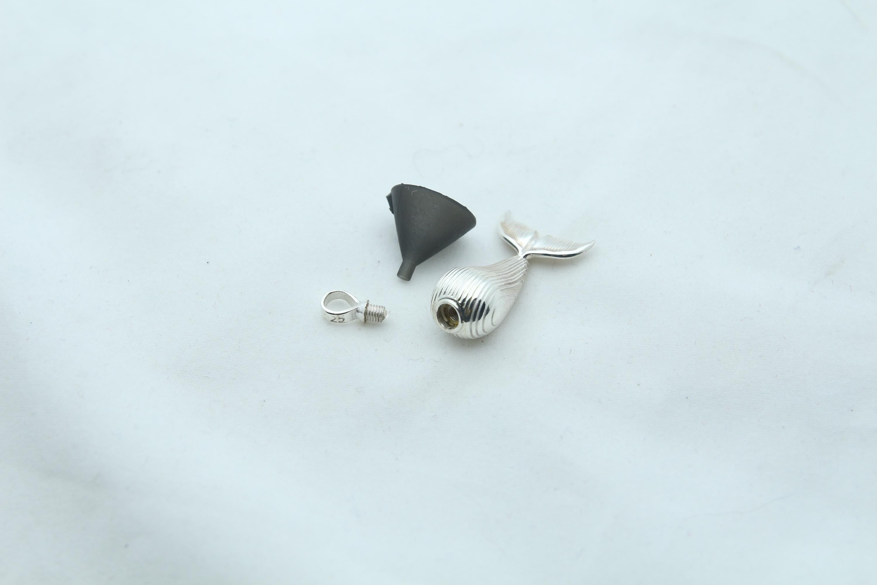 Ocean Guardian Urn Necklace – 925 Sterling Silver Ash Pendant with Optional Engraving (23 mm)