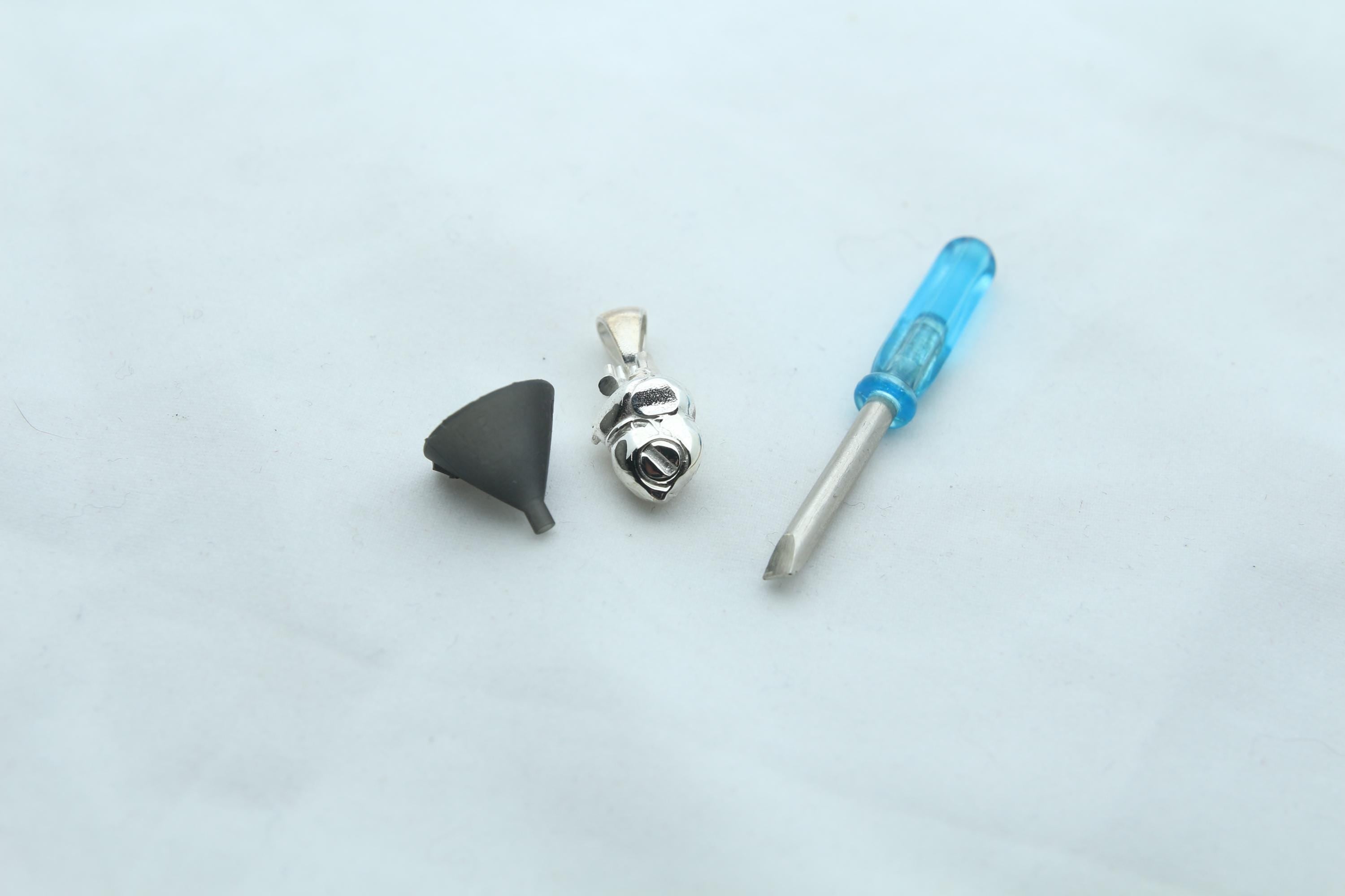 Anatomic Heart Memorial Urn Necklace – 925 Sterling Silver Anatomical Ash Pendant with (15 mm)