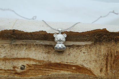Bear Spirit Urn Necklace – 925 Sterling Silver Memorial Ash Pendant (18 mm)