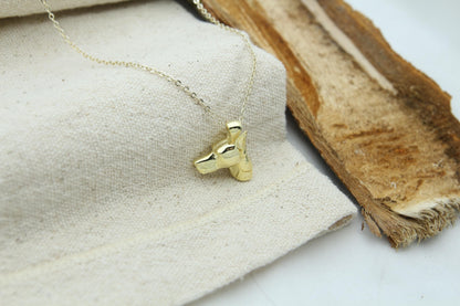 Doberman Spirit Urn Necklace – 925 Sterling Silver Dog Memorial Ash Pendant (17 mm)