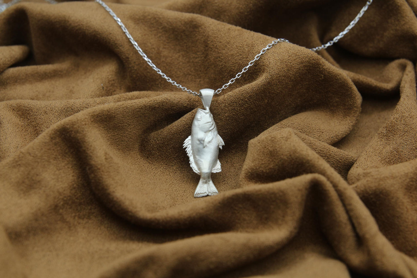 Ocean Whisper Fish Urn Necklace – 925 Sterling Silver Memorial Ash Pendant (27 mm)