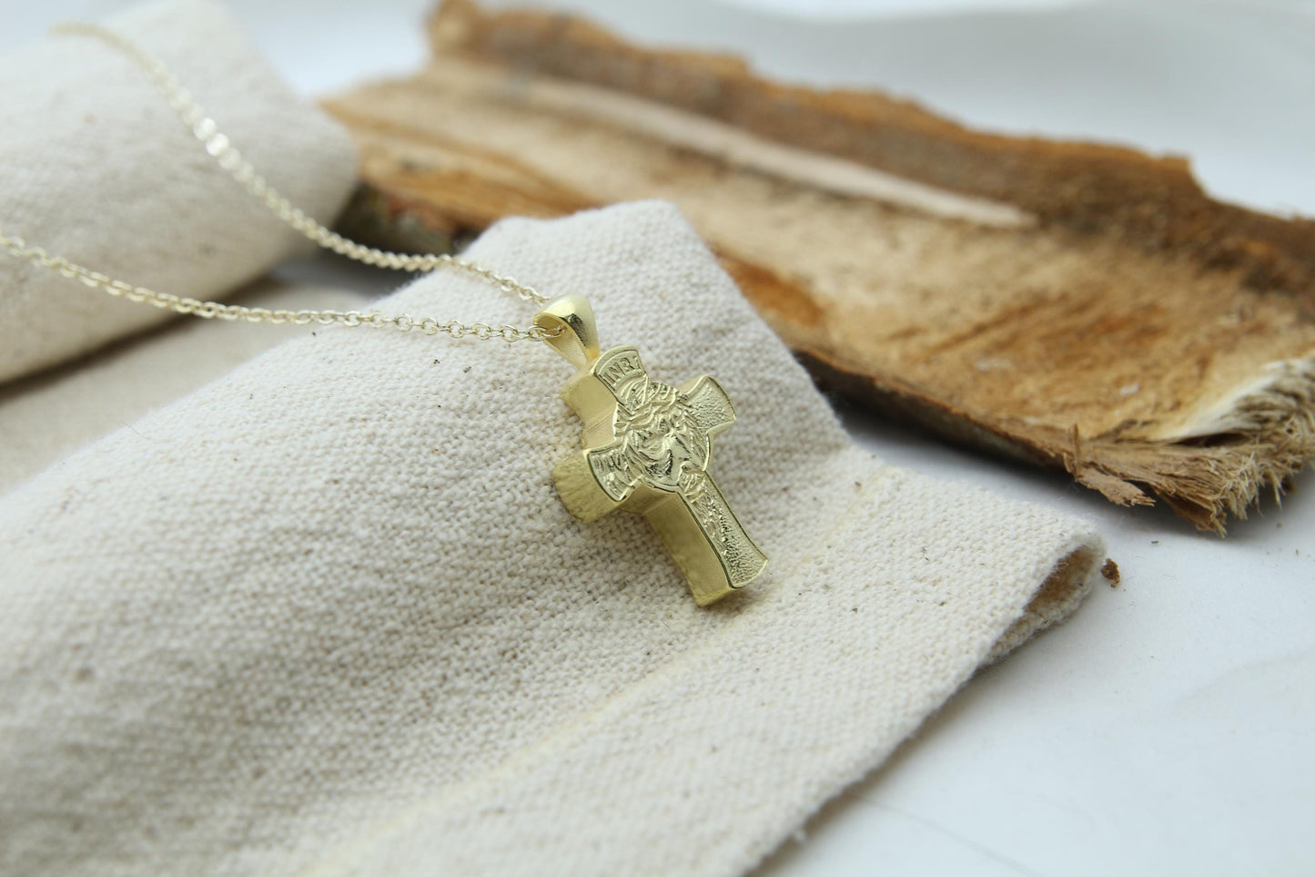 Sacred Cross Jesus Figure Urn Necklace – 925 Sterling Silver Memorial Ash Pendant (24 mm)