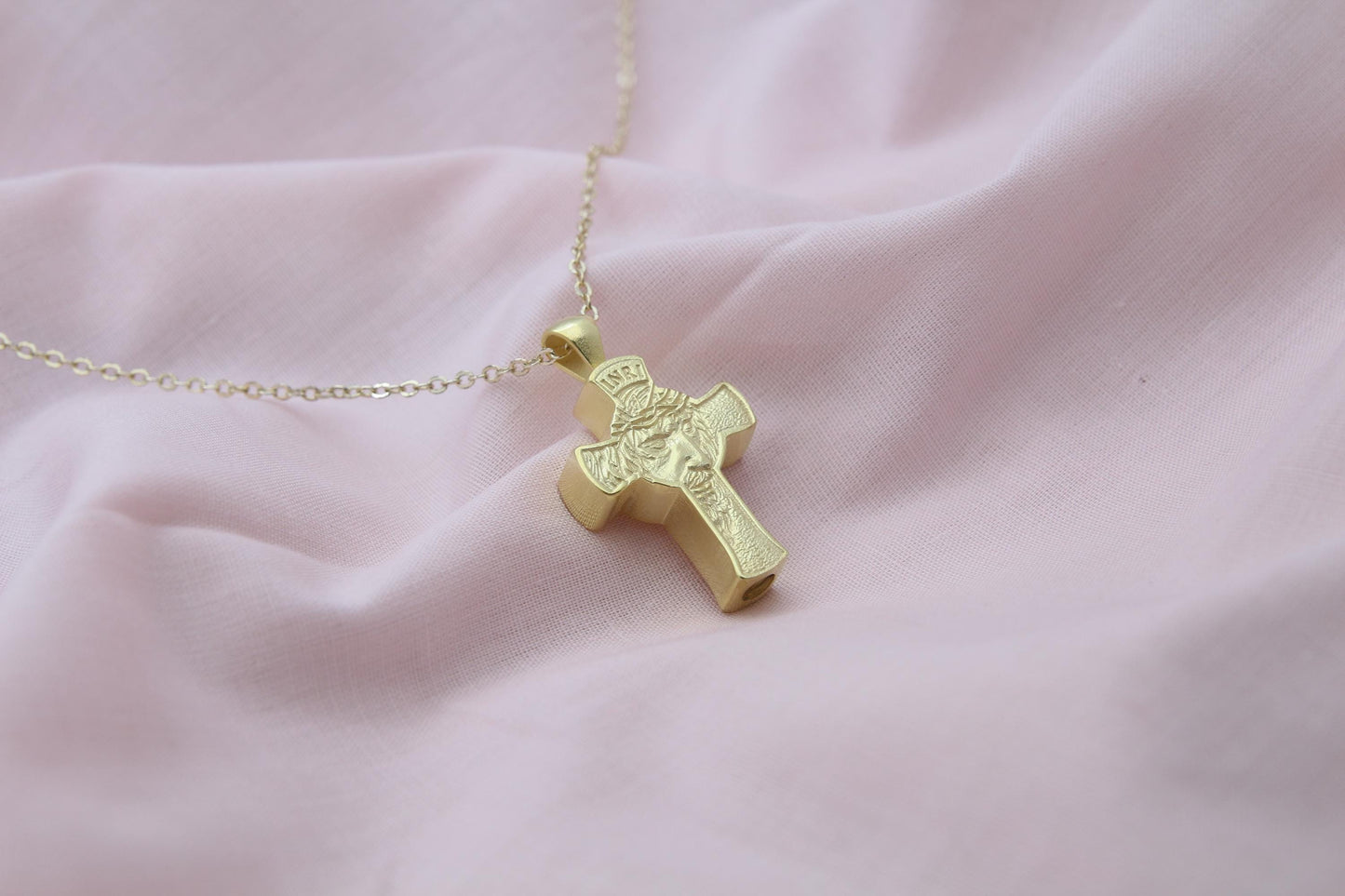 Sacred Cross Jesus Figure Urn Necklace – 925 Sterling Silver Memorial Ash Pendant (24 mm)