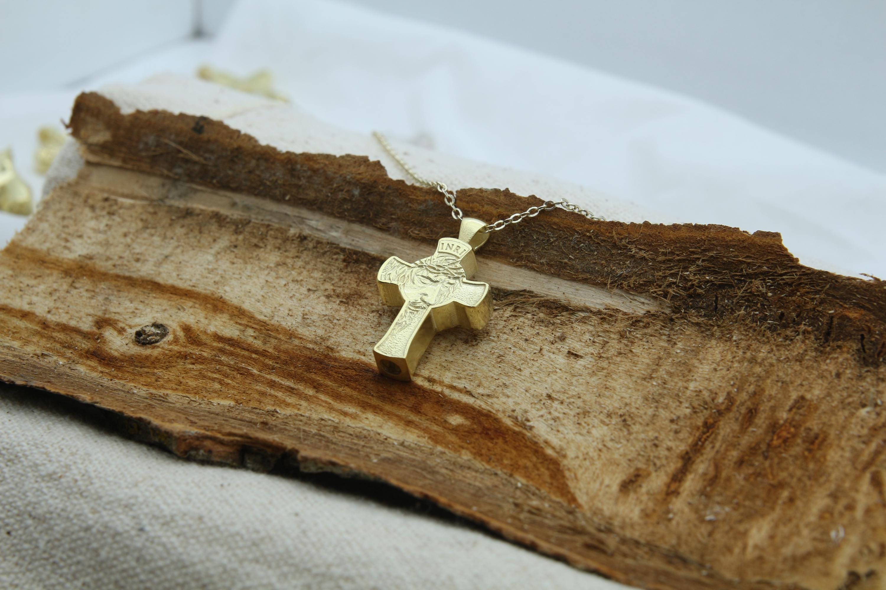 Sacred Cross Jesus Figure Urn Necklace – 925 Sterling Silver Memorial Ash Pendant (24 mm)