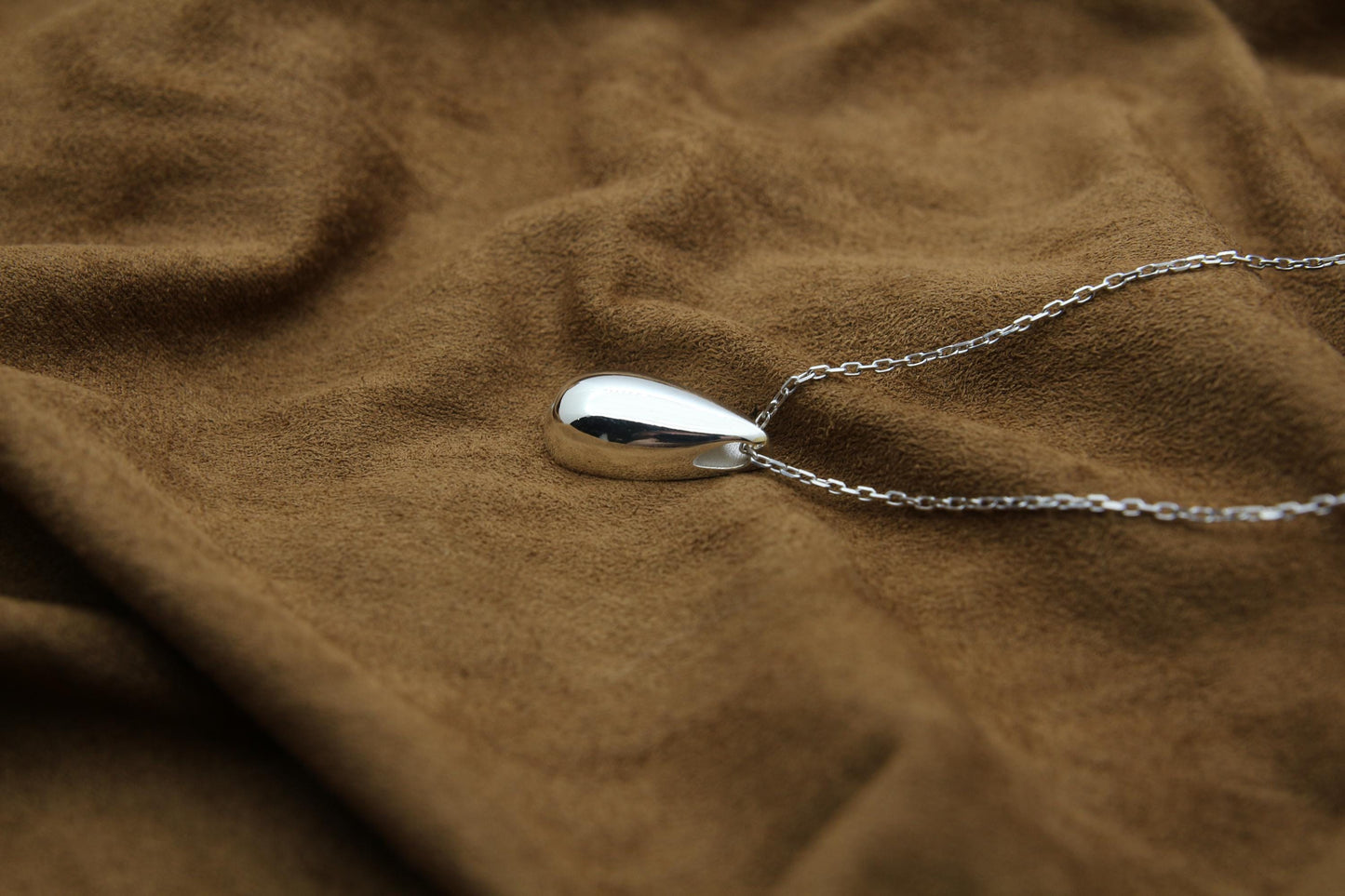 Teardrop Urn Necklace – 925 Sterling Silver Memorial Ash Pendant (16,20,26 mm)