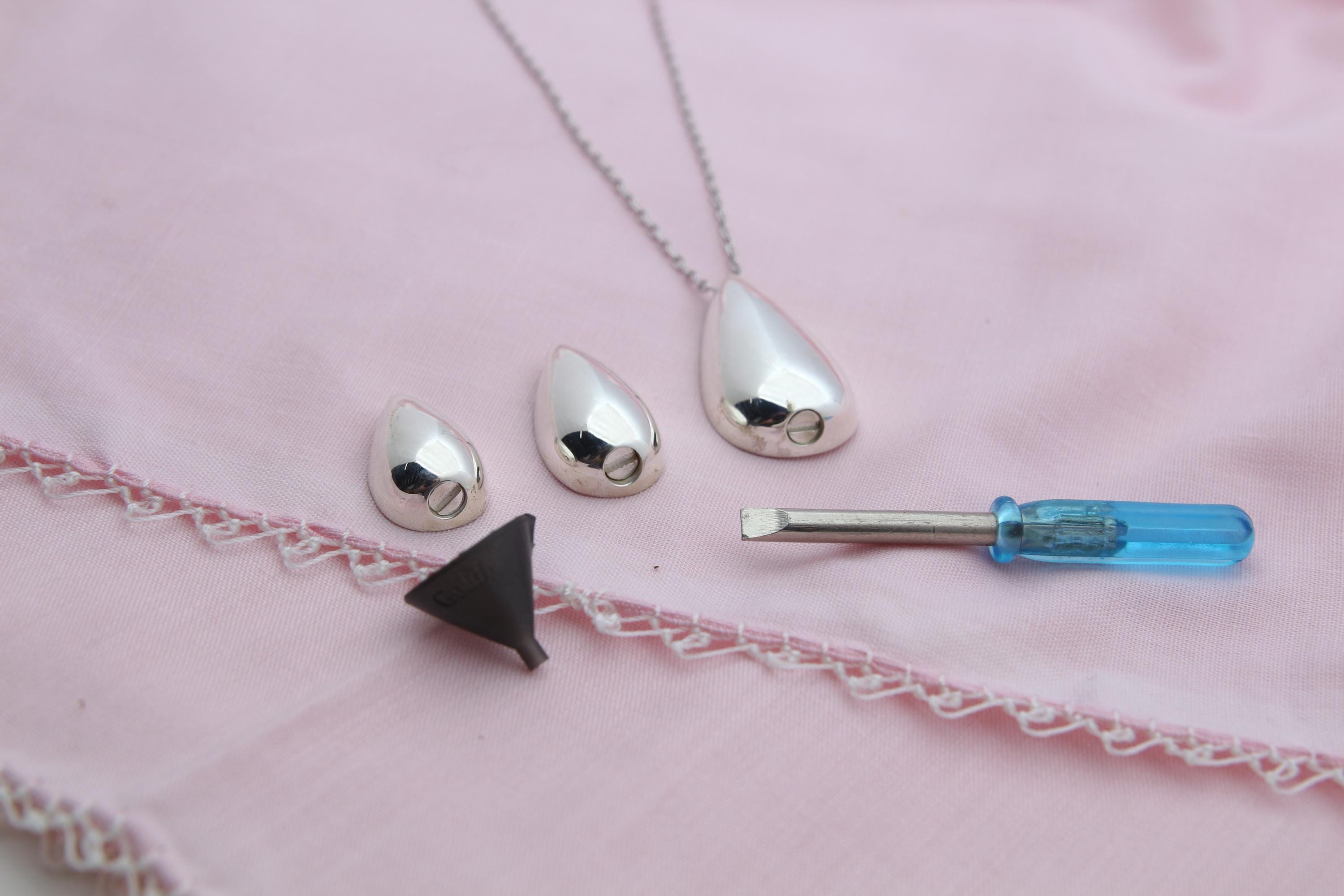 Teardrop Urn Necklace – 925 Sterling Silver Memorial Ash Pendant (16,20,26 mm)