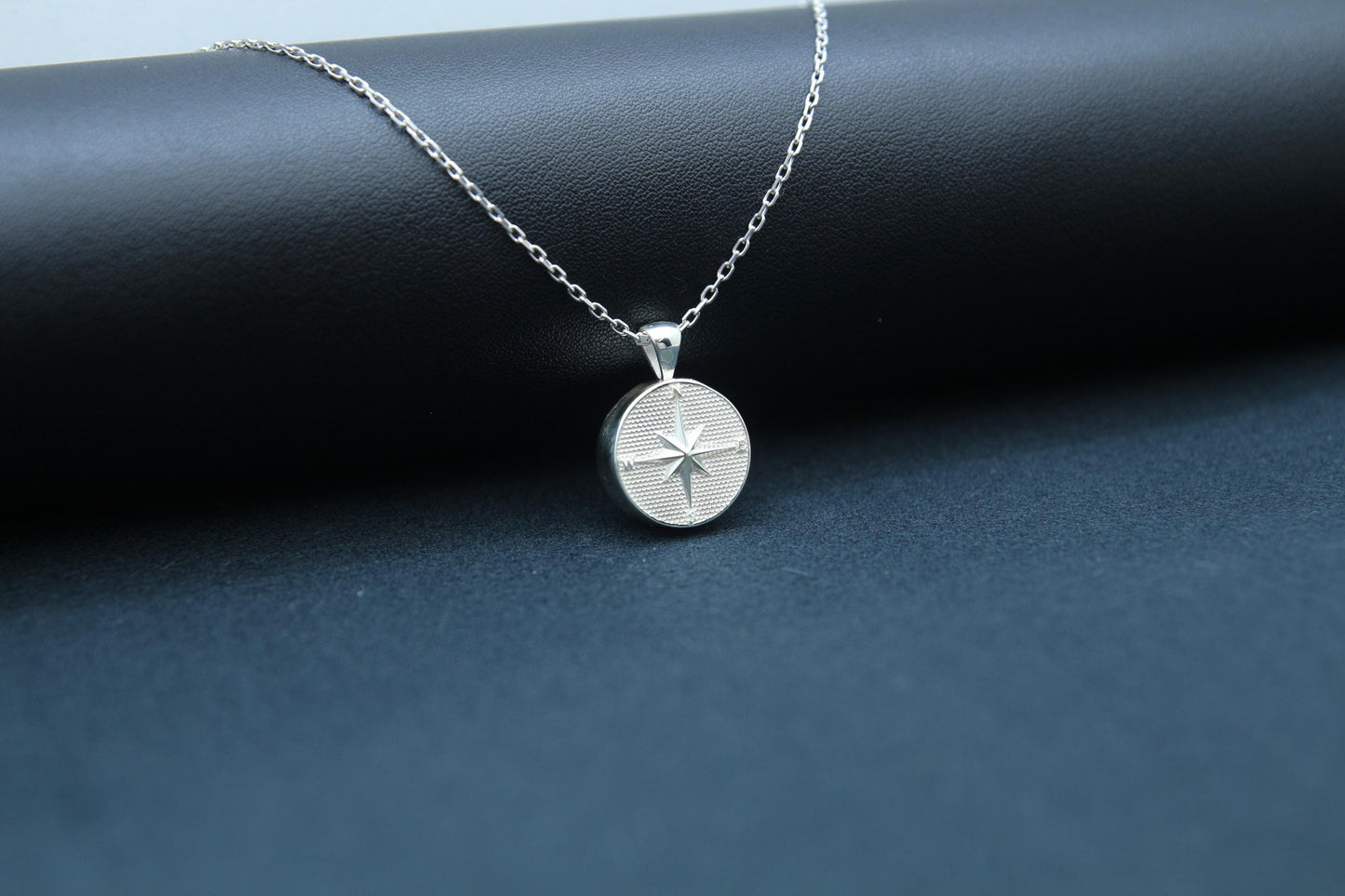 Compass Urn Necklace – 925 Sterling Silver Round Memorial Ash Pendant (15 mm)