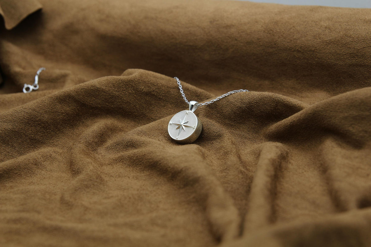 Compass Urn Necklace – 925 Sterling Silver Round Memorial Ash Pendant (15 mm)