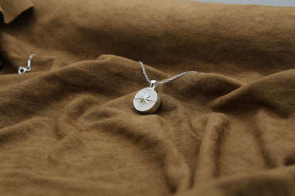 Compass Urn Necklace – 925 Sterling Silver Round Memorial Ash Pendant (15 mm)