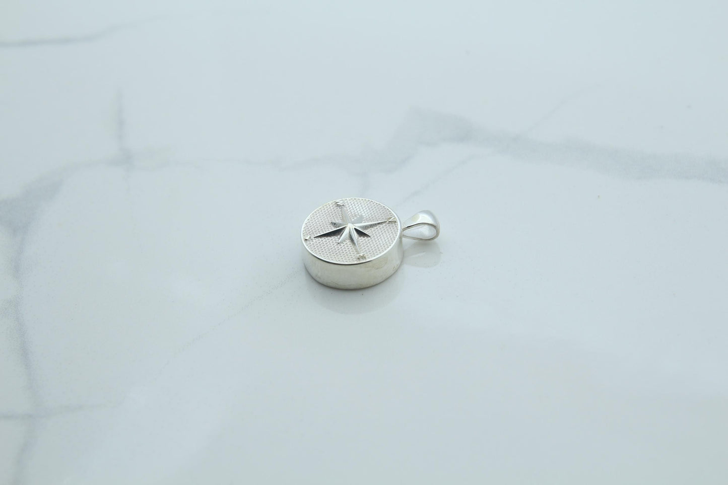 Compass Urn Necklace – 925 Sterling Silver Round Memorial Ash Pendant (15 mm)