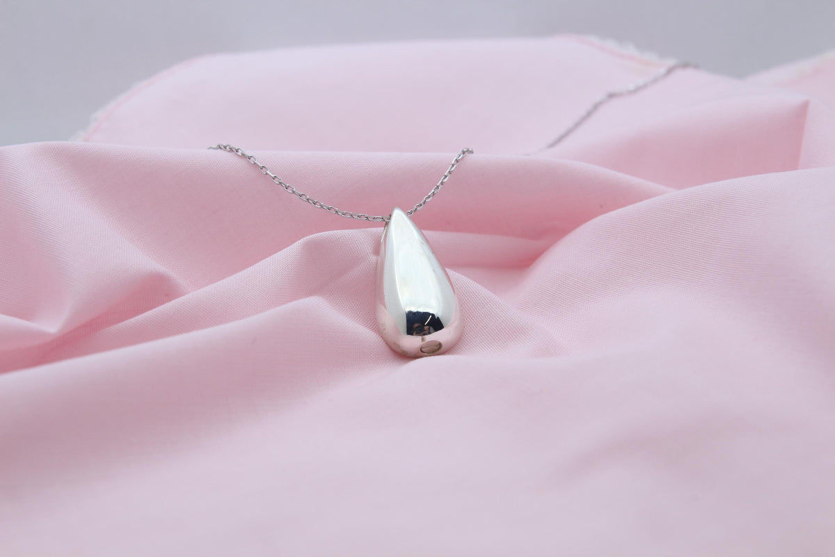 Teardrop Urn Necklace – 925 Sterling Silver Memorial Ash Pendant (16,20,26 mm)