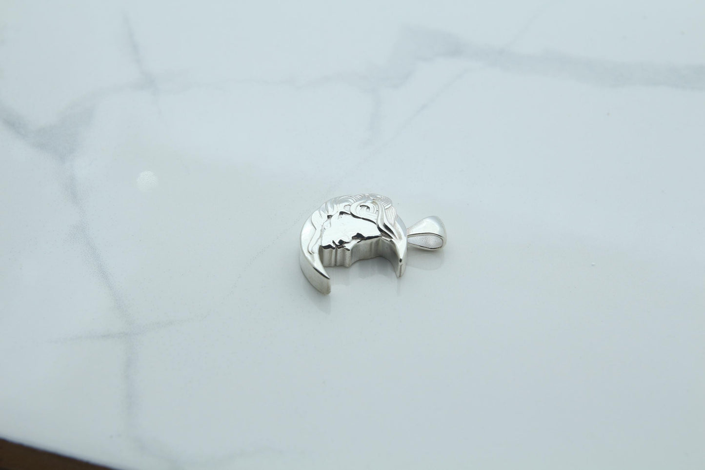 Moon Woman Silhouette Urn Necklace – 925 Sterling Silver Memorial Ash Pendant (16.5 mm)