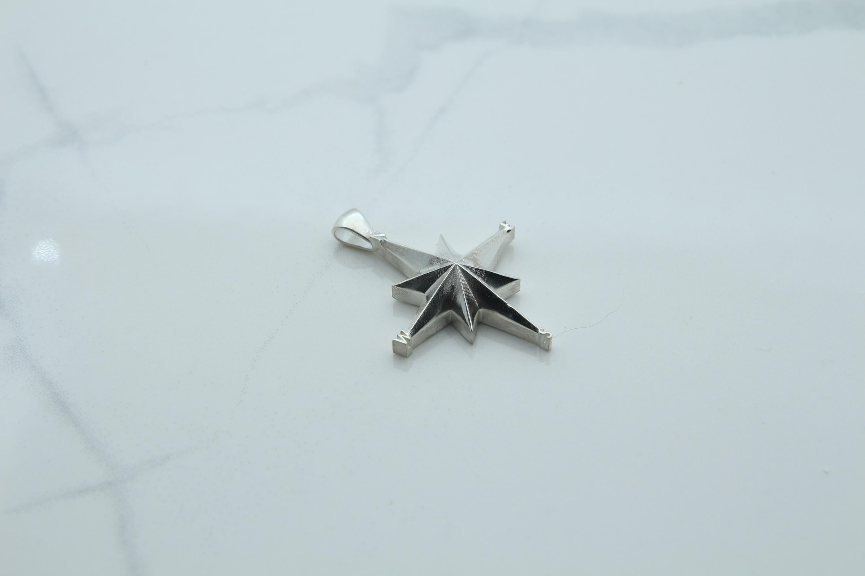 Compass Urn Necklace – 925 Sterling Silver Memorial Ash Pendant (25 mm)