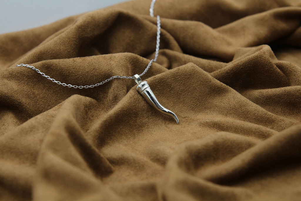 Italian Horn Cornicello Memorial Urn Necklace – 925 Sterling Silver Ash Pendant with Optional Engraving (26 mm)