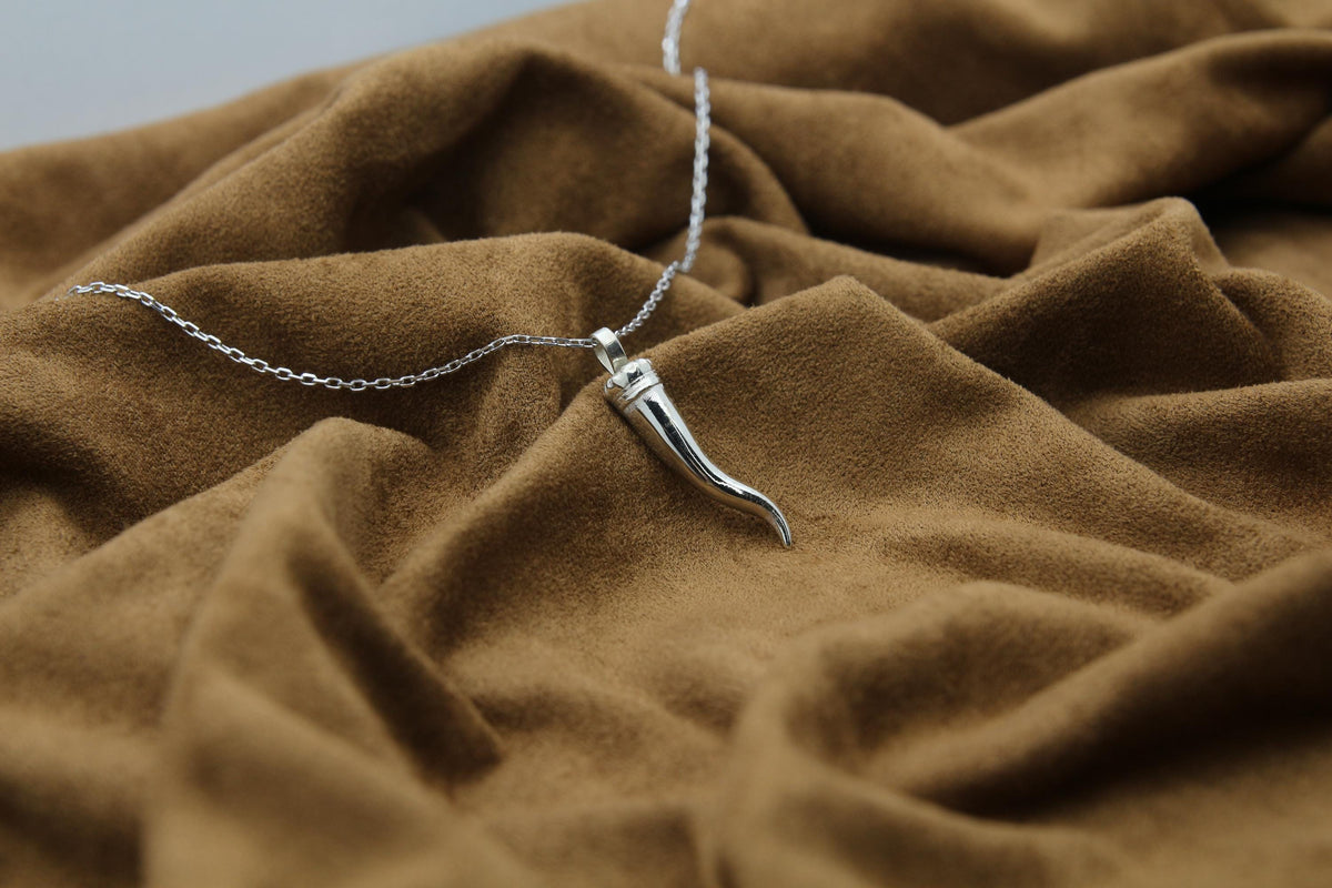 Italian Horn Cornicello Memorial Urn Necklace – 925 Sterling Silver Ash Pendant with Optional Engraving (26 mm)