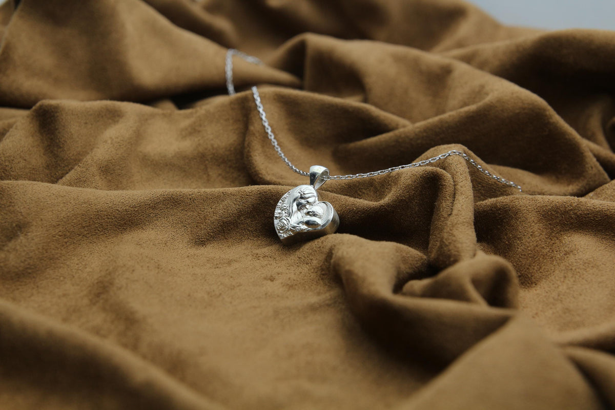 Mother & Child Heart Urn Necklace – 925 Sterling Silver Memorial Ash Pendant (16 mm)