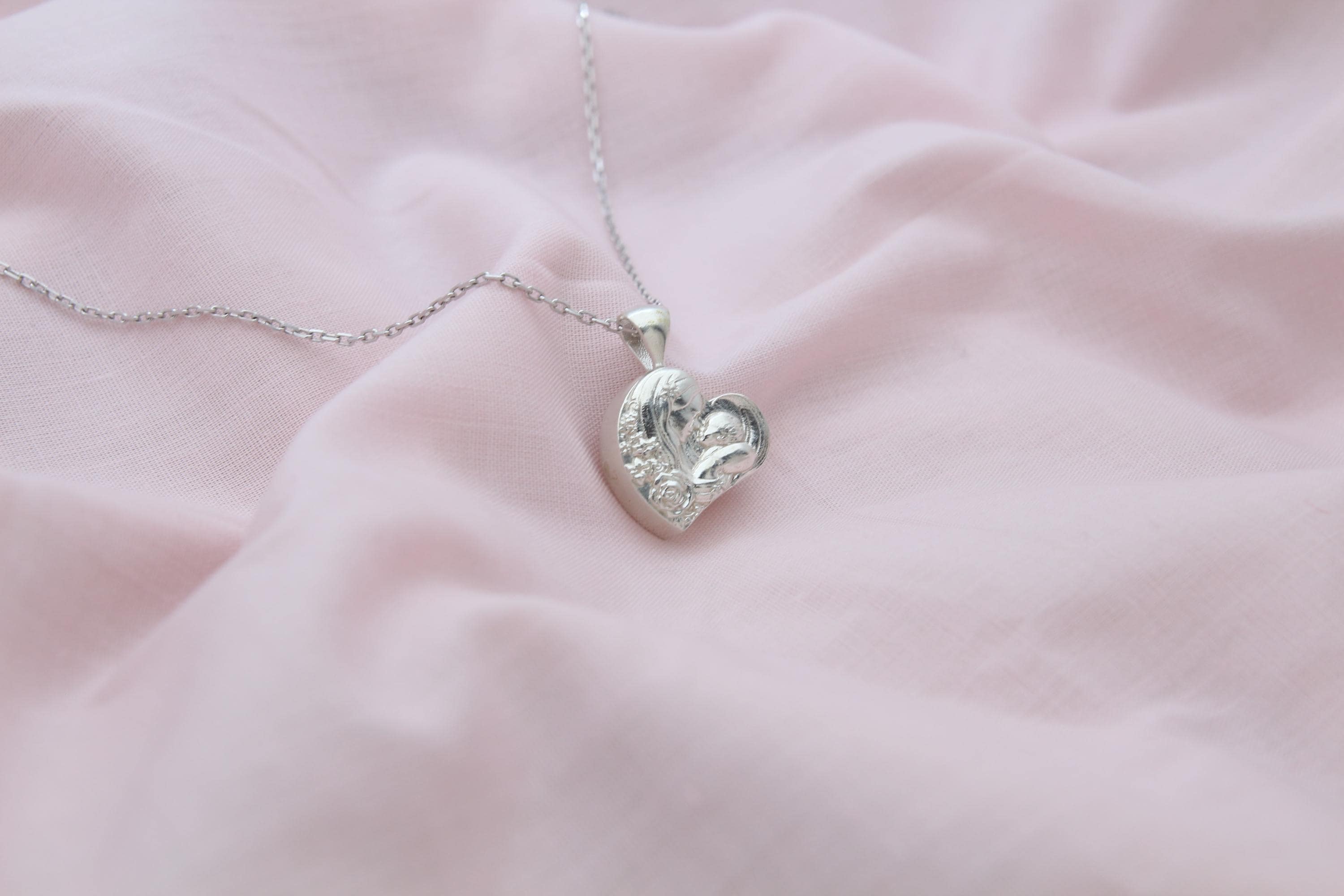 Mother & Child Heart Urn Necklace – 925 Sterling Silver Memorial Ash Pendant (16 mm)