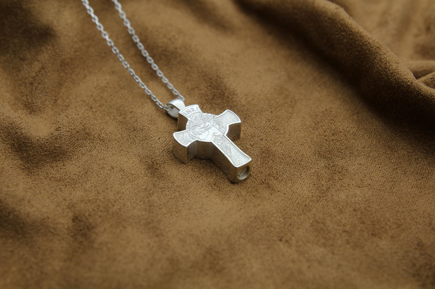 Divine Savior Urn Necklace – 925 Sterling Silver Jesus Cross Ash Pendant (24 mm)