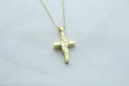 Grapevine Heritage Cross Urn Necklace – 925 Sterling Silver Ash Pendant with Optional Engraving (24 mm)