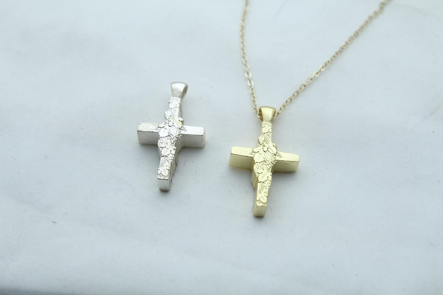 Vine Cross Memorial Urn Necklace – 925 Sterling Silver Grape Motif Ash Pendant with Optional Engraving (24 mm)