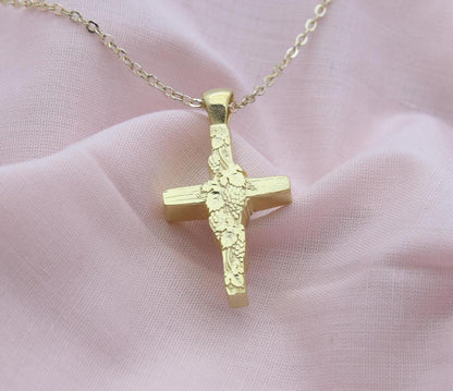 Grapevine Heritage Cross Urn Necklace – 925 Sterling Silver Ash Pendant with Optional Engraving (24 mm)