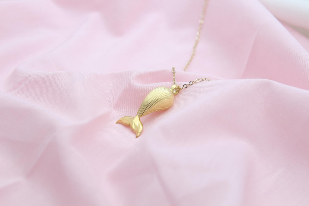 Whale Spirit Memorial Urn Necklace – 925 Sterling Silver Ash Pendant with Optional Engraving (23 mm)