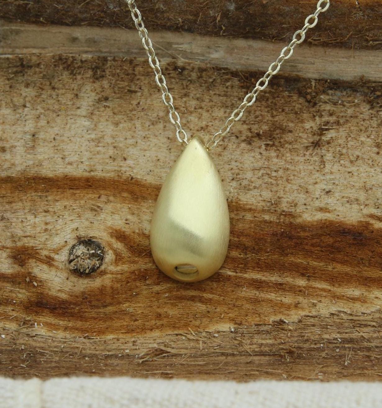 Elegant Teardrop Memorial Urn Necklace – 925 Sterling Silver Ash Holder Pendant – Custom Engraving Available